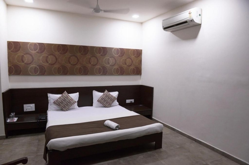 Room image 3